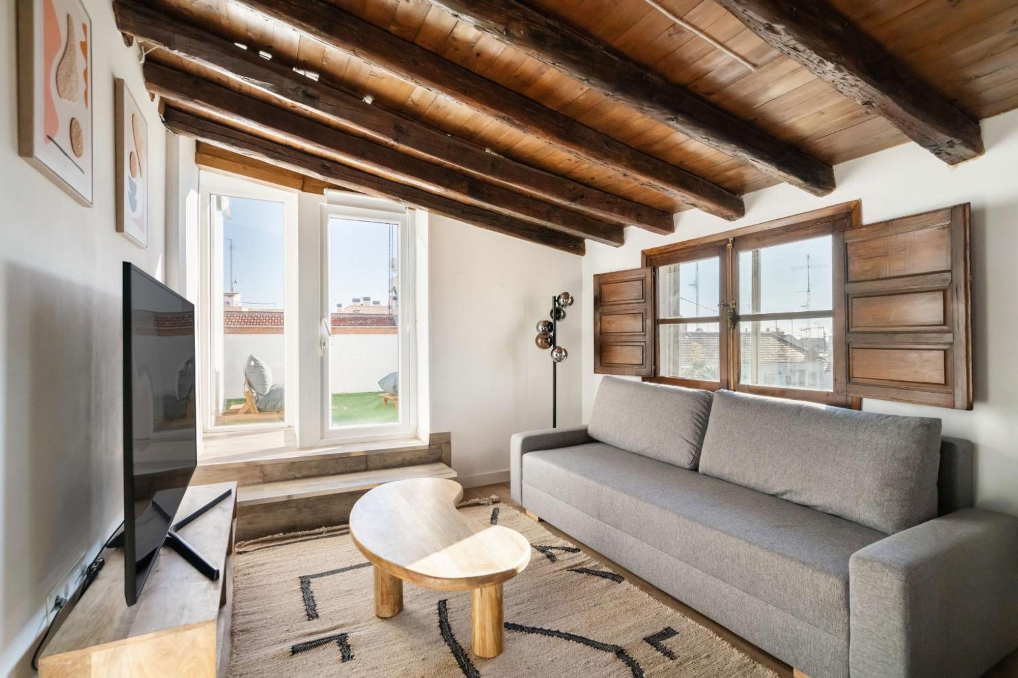 Apartament Atico Con Terraza En Lavapies Alquiler Temporal Madryt Zewnętrze zdjęcie