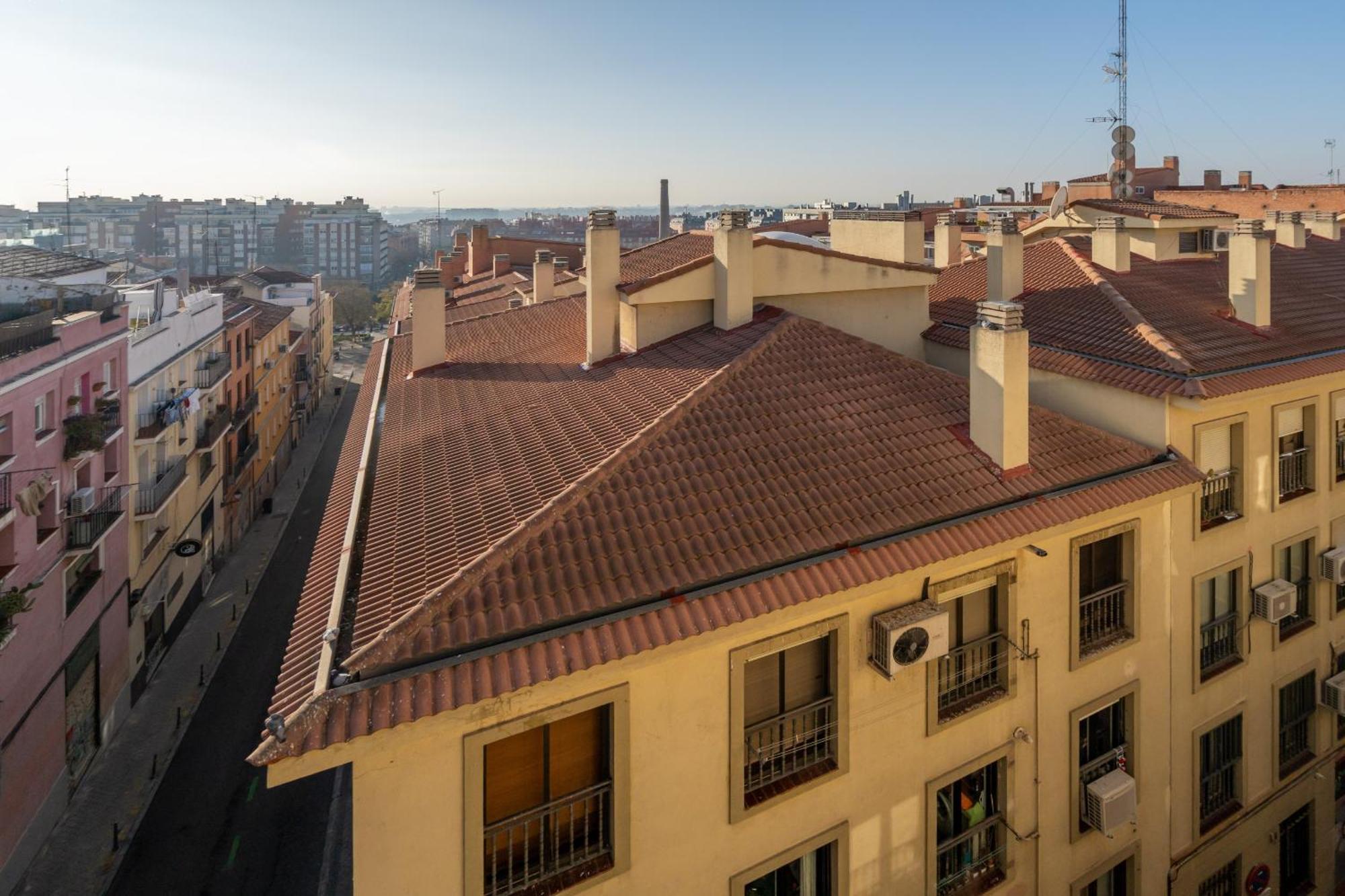 Apartament Atico Con Terraza En Lavapies Alquiler Temporal Madryt Zewnętrze zdjęcie